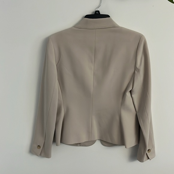 Anne Klein beige blazer - size 8 - Picture 3 of 3